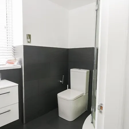 דירה 11 Camden Building