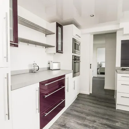 דירה 11 Camden Building *