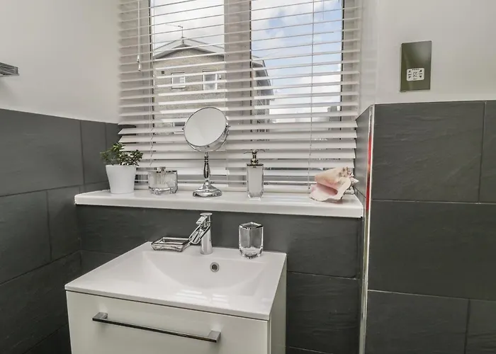 11 Camden Building Apartman